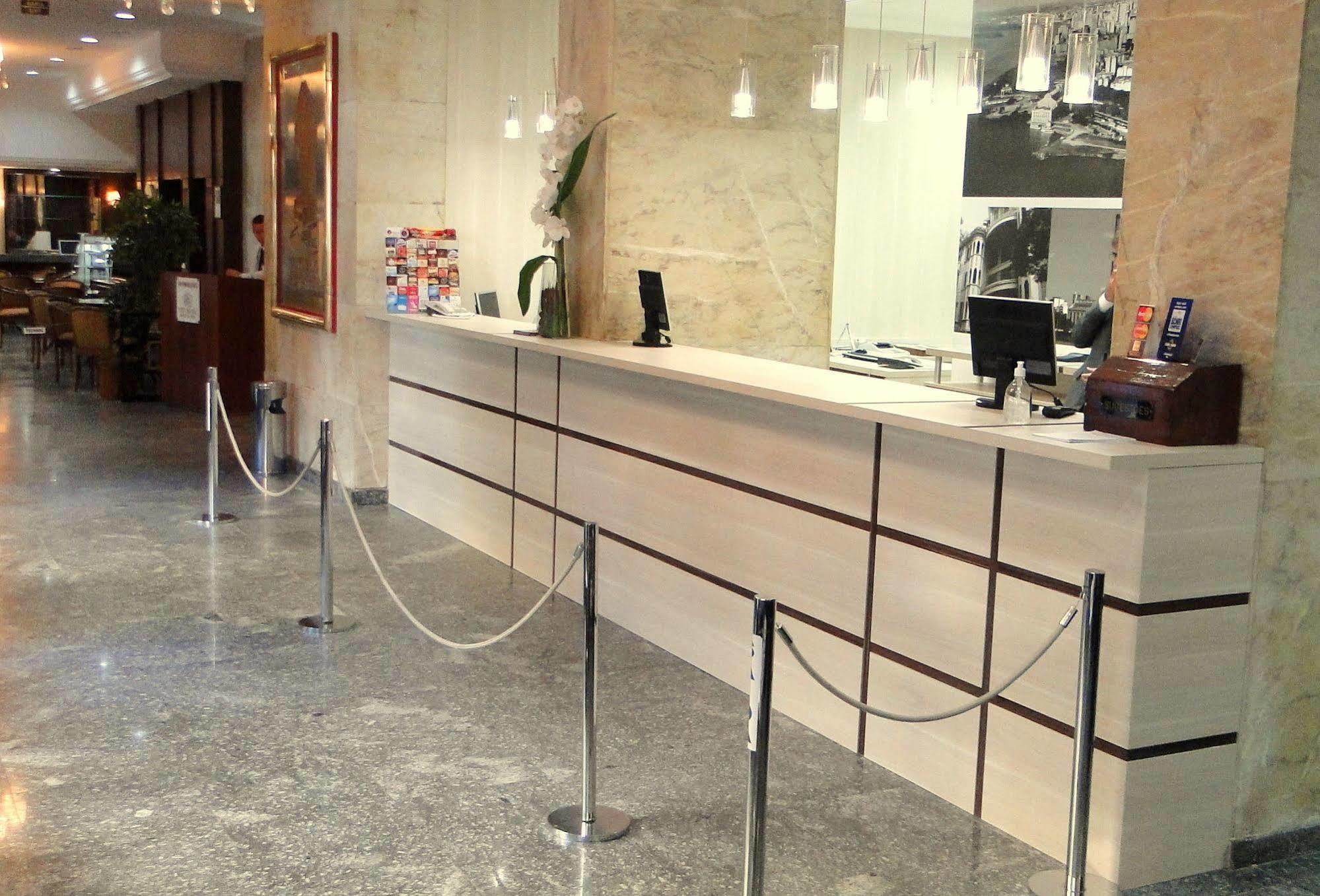 City Hotel Porto Alegre Extérieur photo